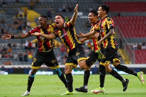 Leones Negros en festejo