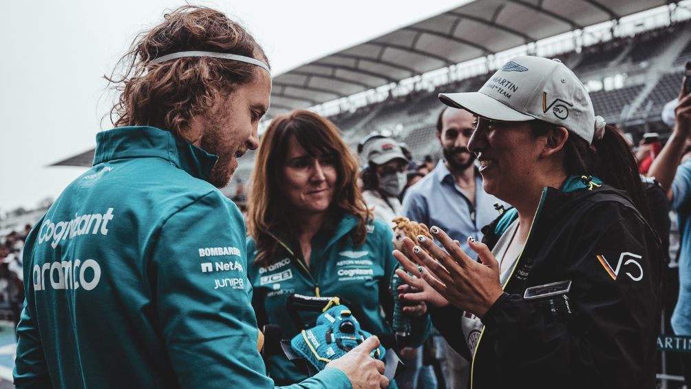 Vettel y los aficionados en el GP de México