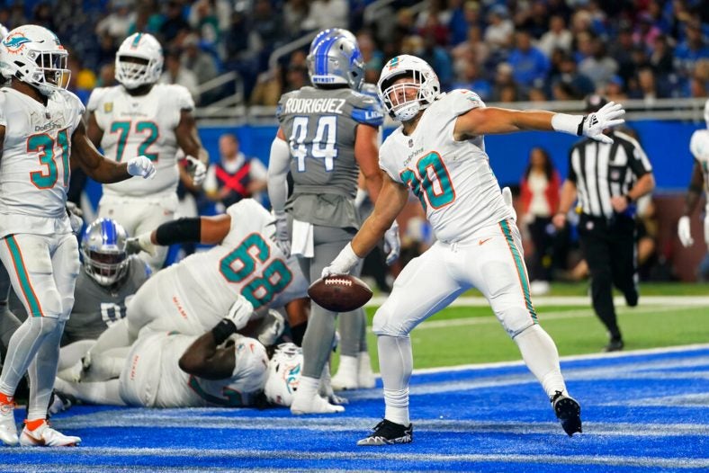 Alec Ingold en festejo con Dolphons