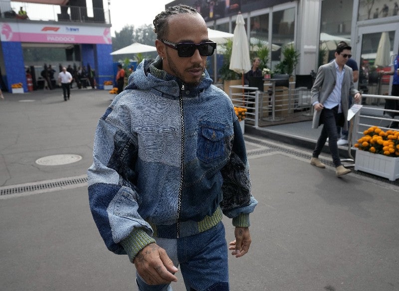 Lewis Hamilton llegando al Autodromo Hermanos Rodríguez 