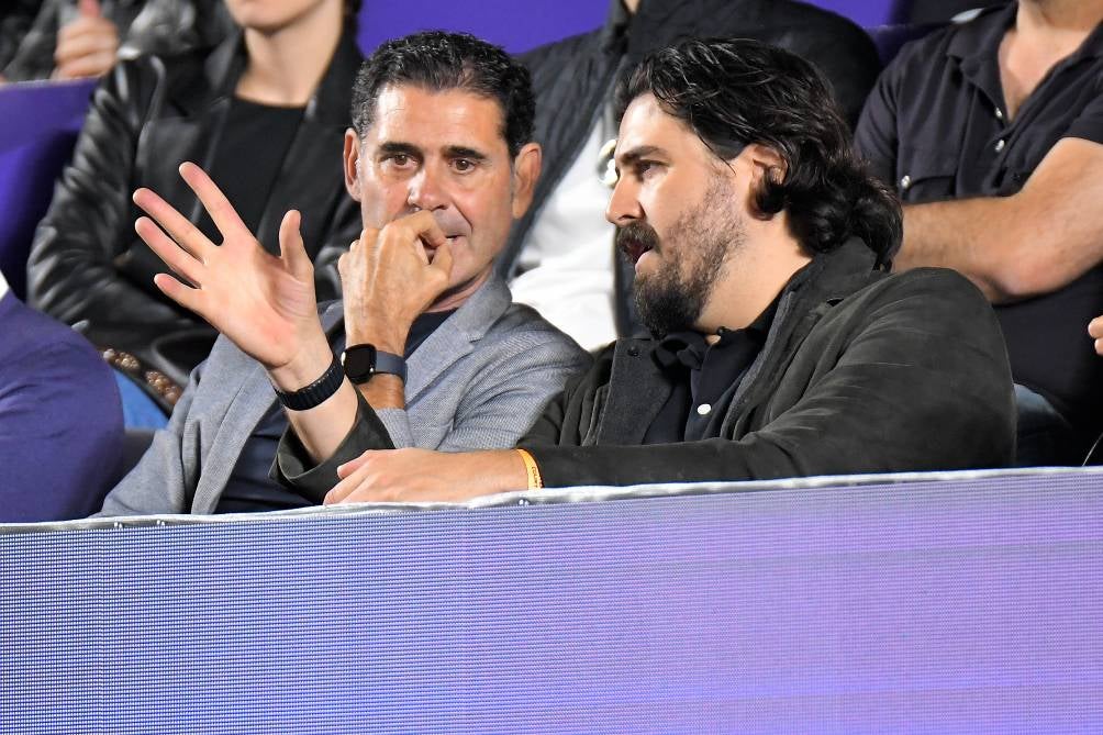 Amaury Vergara junto a Fernando Hierro