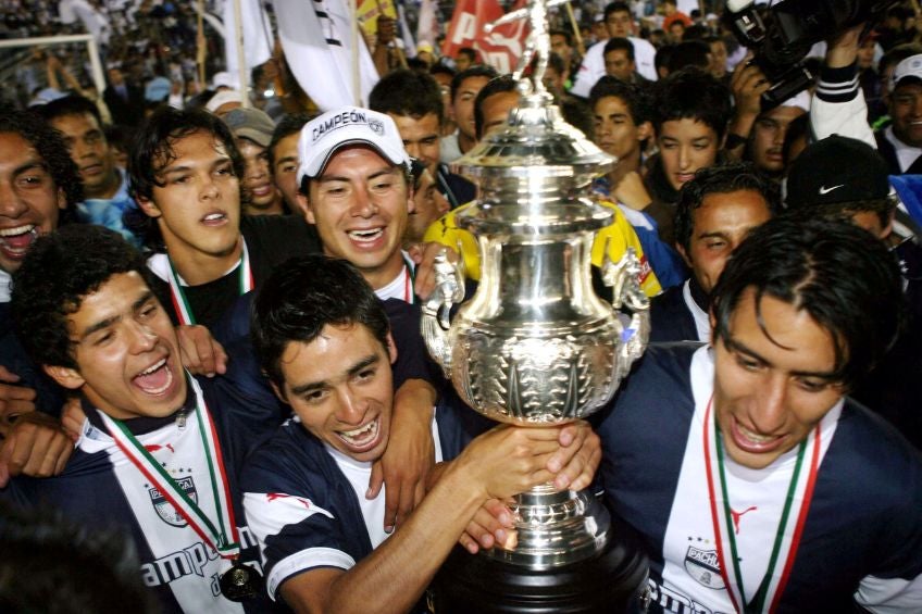 RÉCORD México - ÚLTIMOS CAMPEONES 🏆🇲🇽 Está por comenzar el Apertura 2020  y estos son los equipos con más títulos en los últimos 20 años: ▪️5 -  América, Tigres, Pachuca, Santos y