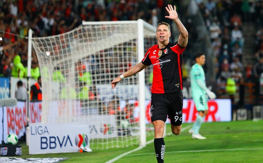 Julio Furch celebra gol ante Ustari en Final del Clausura 2022