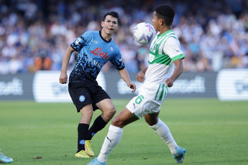 Chucky Lozano en un partido de Napoli