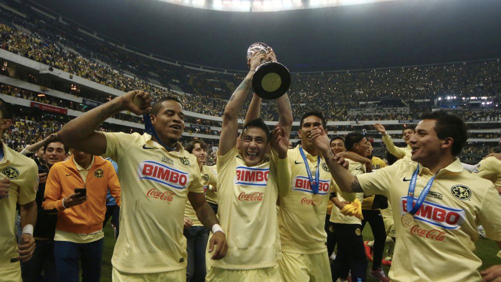 Sambueza como campeón con América