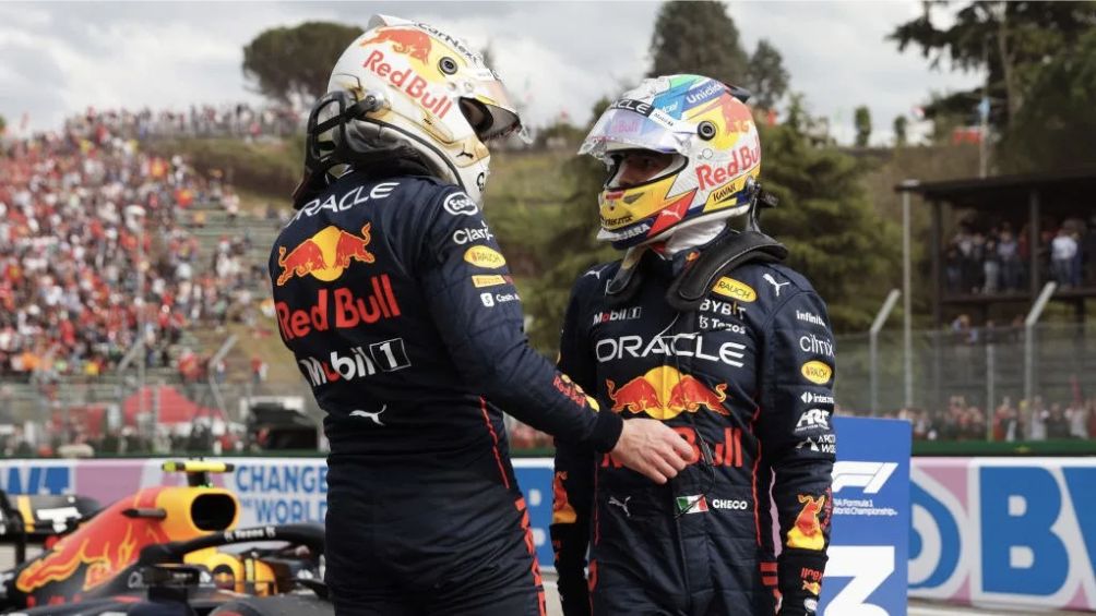 Verstappen y Pérez previo al podio