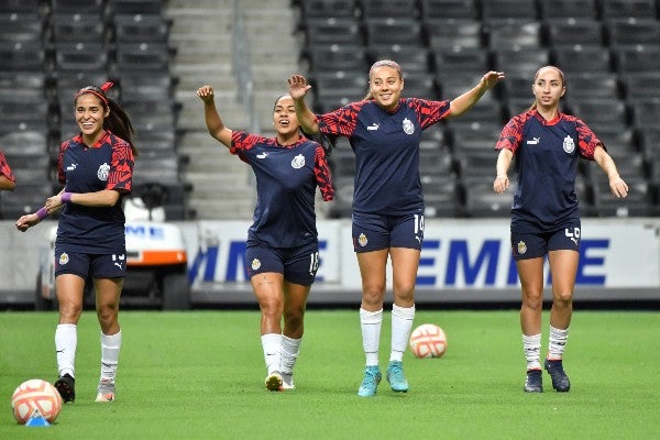 Chivas durante entrenamiento