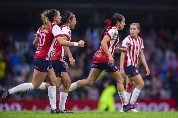 Jugadores de Chivas durante el Azteca