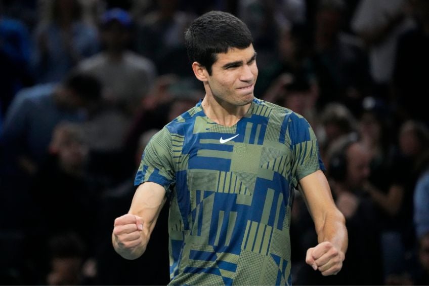 Carlos Alcaraz en un partido de tenis