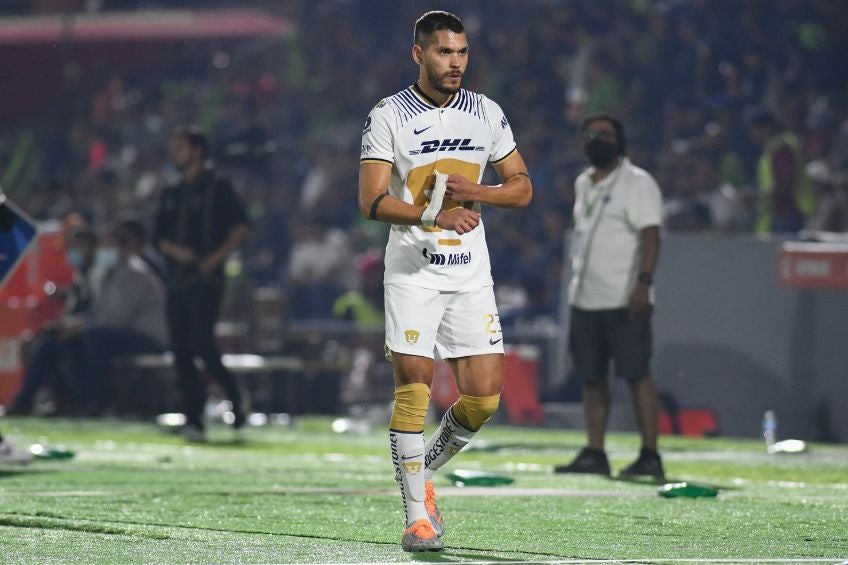 Nicolás Freire tras un partido de Pumas