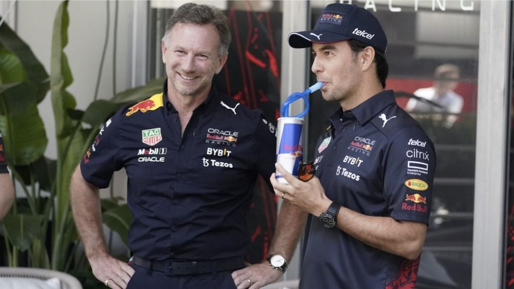 Horner y Pérez en el Pit Lane