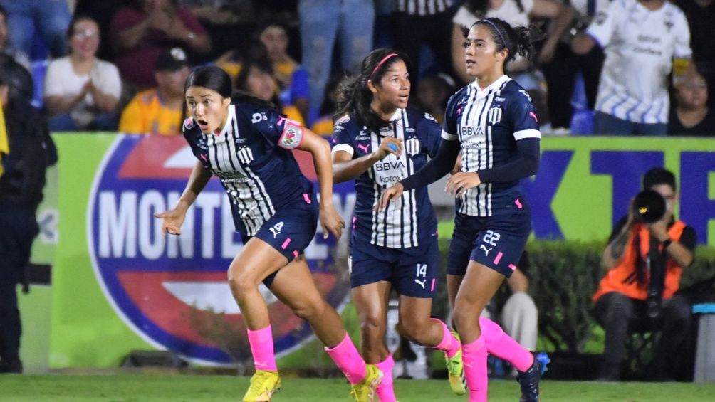 Rayadas celebrando el gol del descuento