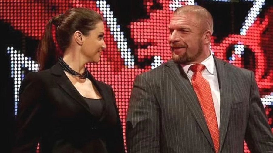 Stephanie McMahon con Triple H