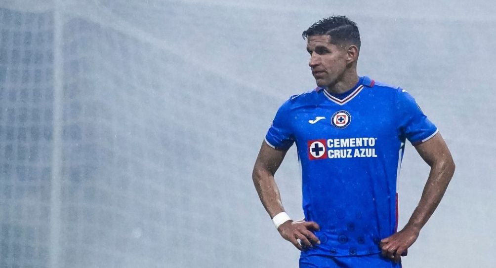 Luis Abram durante un partido de Cruz Azul