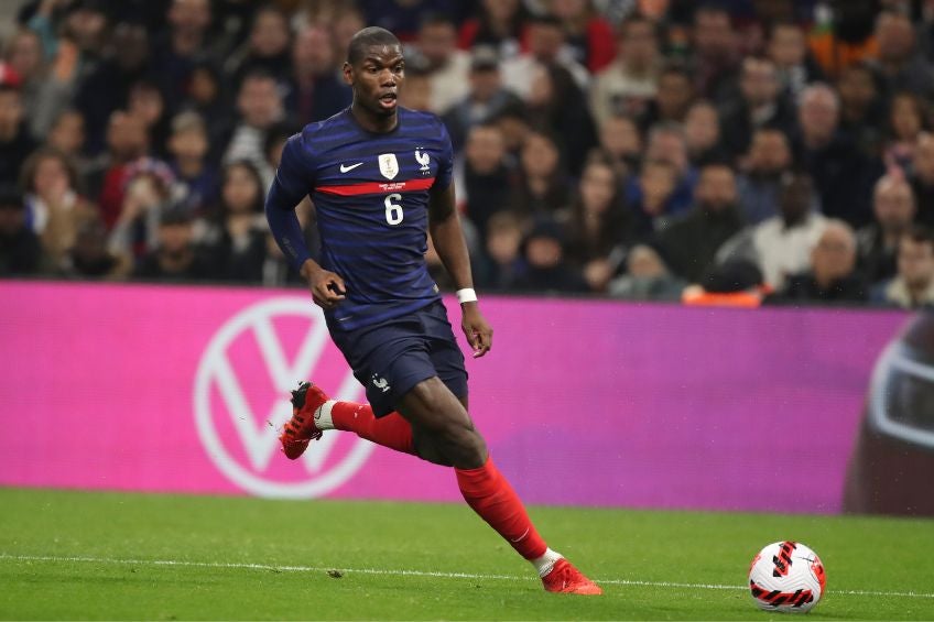 Paul Pogba durante un partido de Francia