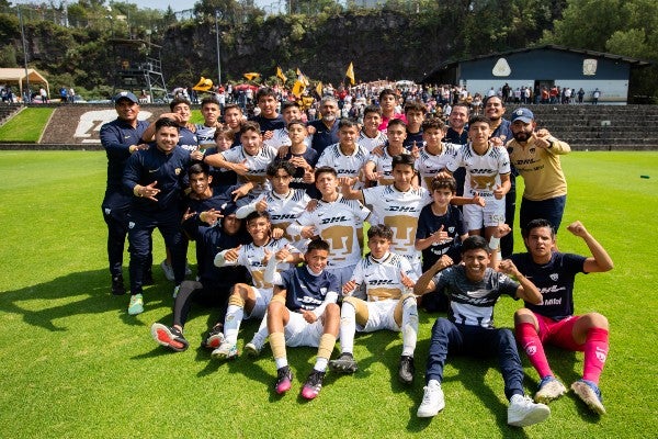 Pumas varonil Sub 14 celebran pase a la Gran Final del AP22