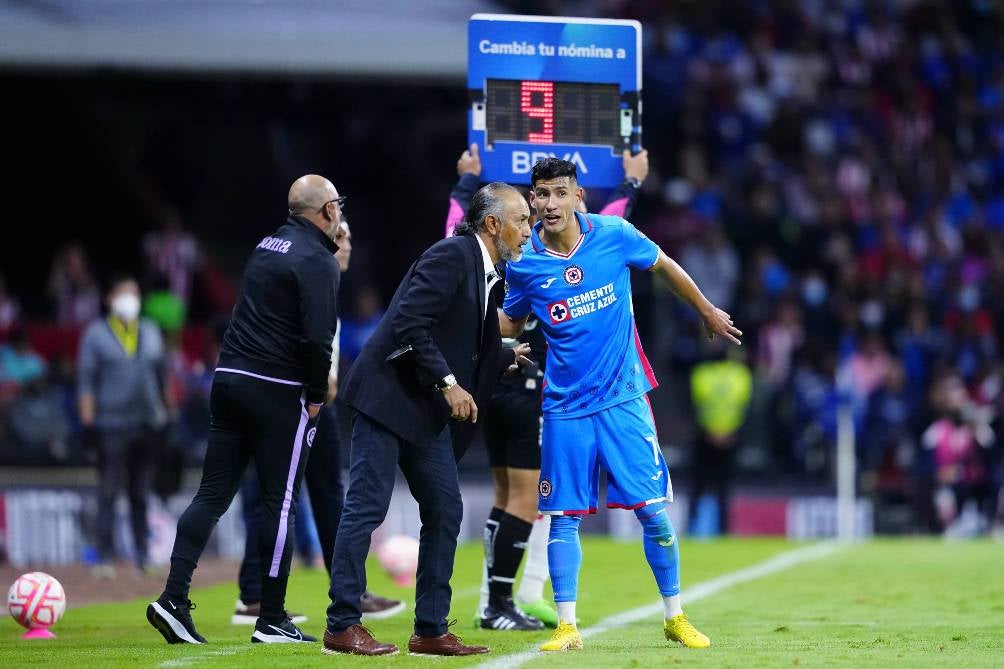 El Potro Gutiérrez levantó el ánimo de Cruz Azul