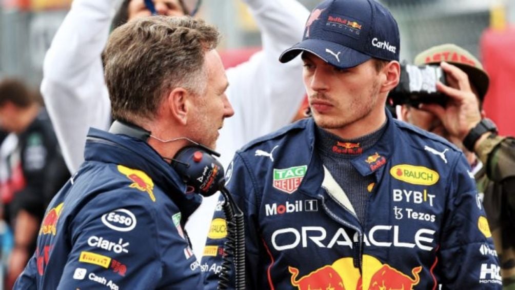 Horner junto a Verstappen