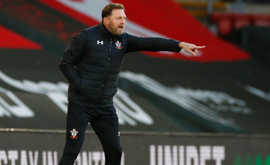 Hasenhüttl dirigiendo a los Saints