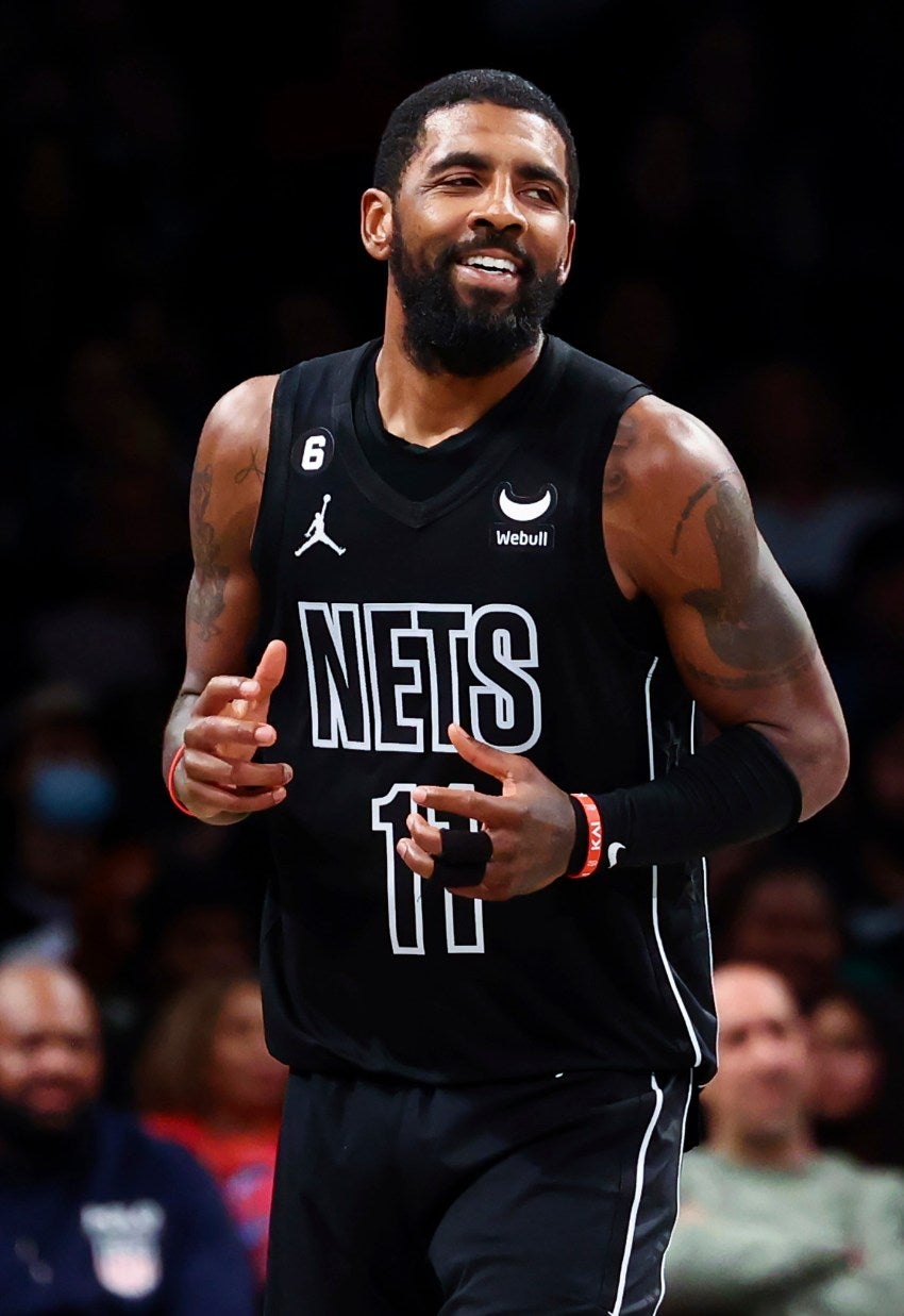 Kyrie Irving fue suspendido por los Nets