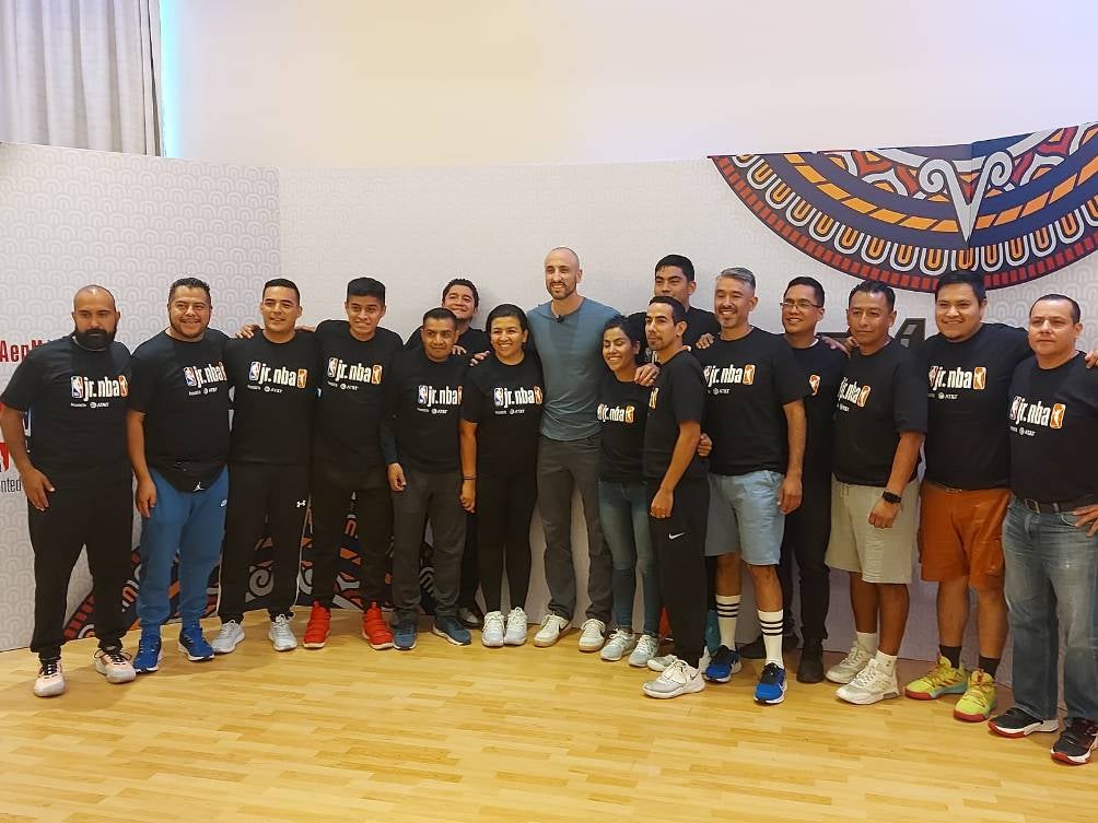 Manu Ginóbili visitó la Jr NBA México Coaches Academy