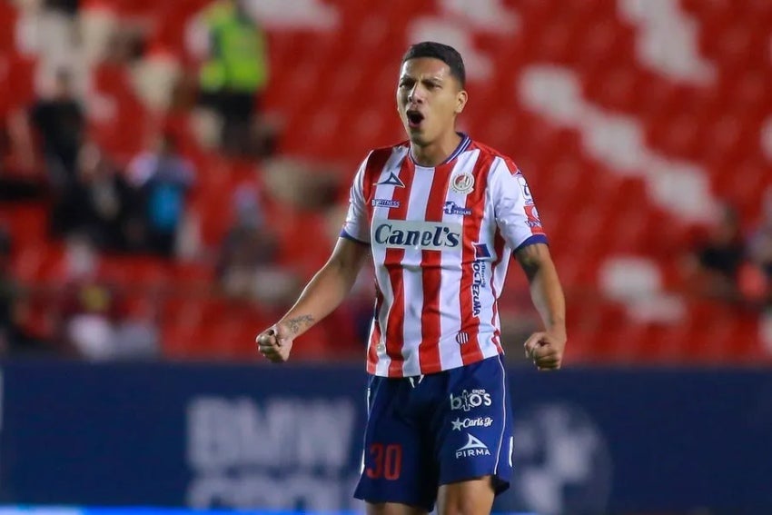 Luis Fernando León en un partido del San Luis