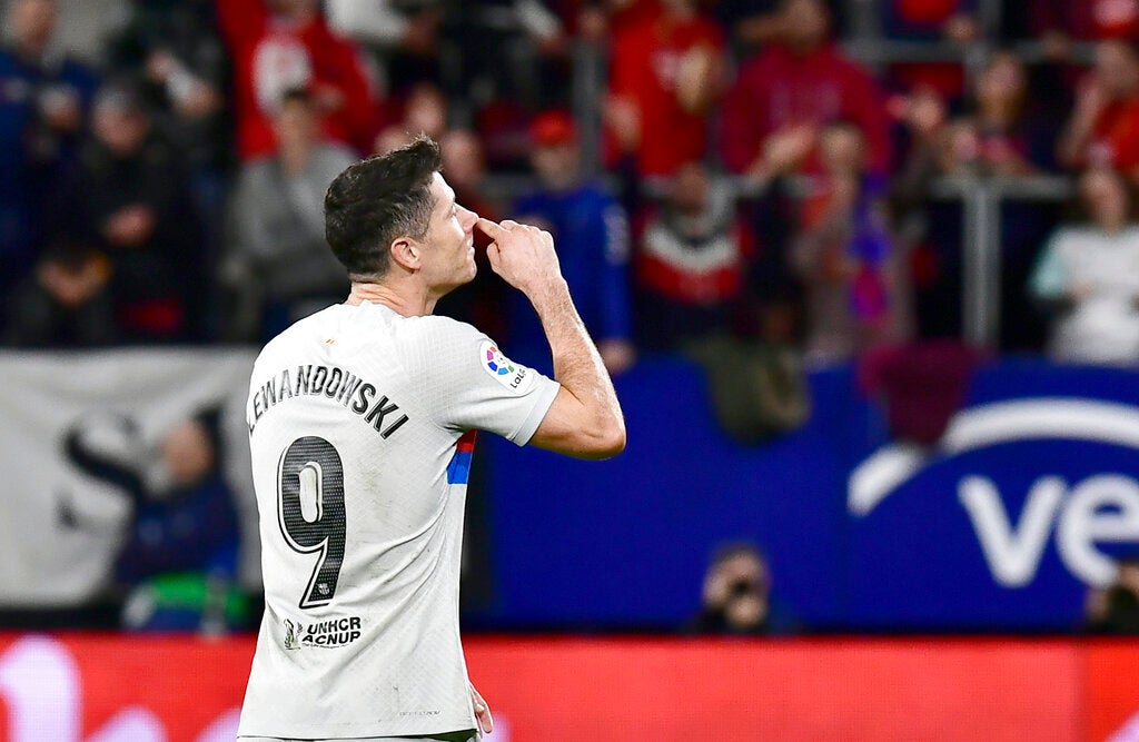 Lewandowski celebra un gol con el Barcelona 