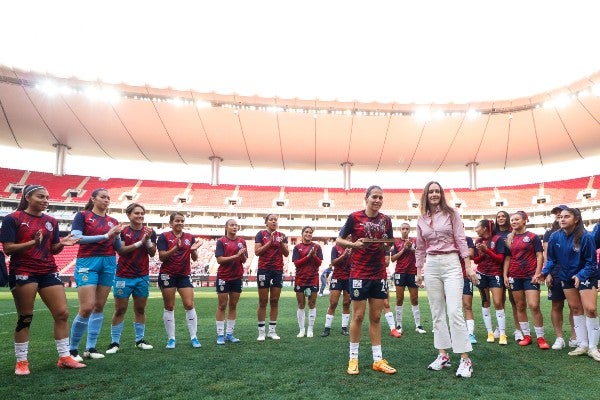 Nelly Simón y Chivas femenil