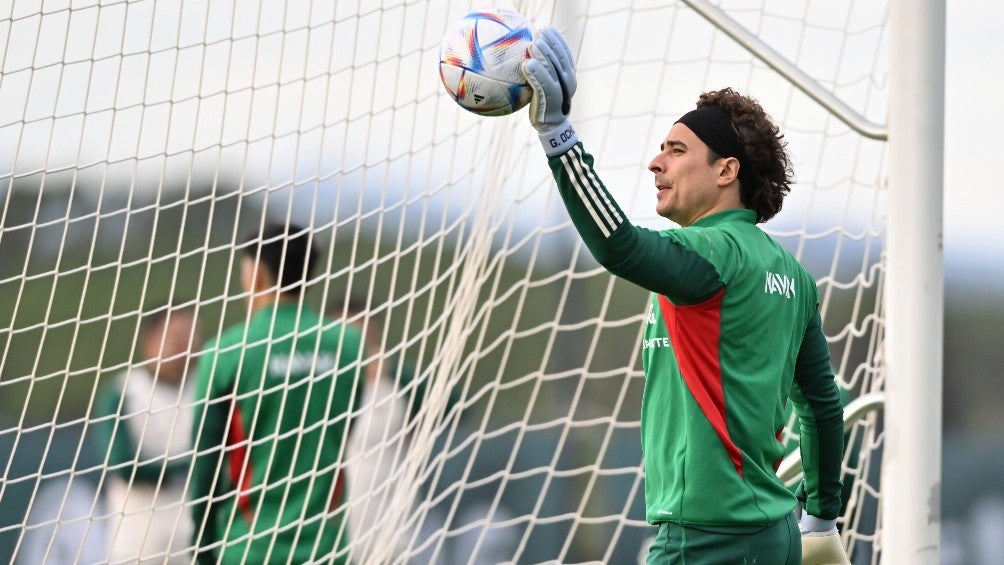 Memo Ochoa con la Selección Mexicana