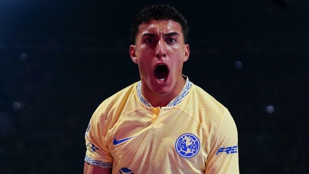 Alejandro Zendejas con el América