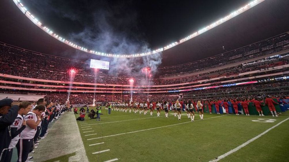 Estadio Azteca albergando un partido de la NFL