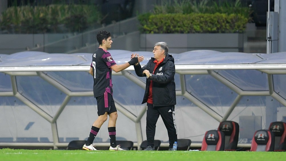 Gerardo Martino se aferró a Raúl Jiménz