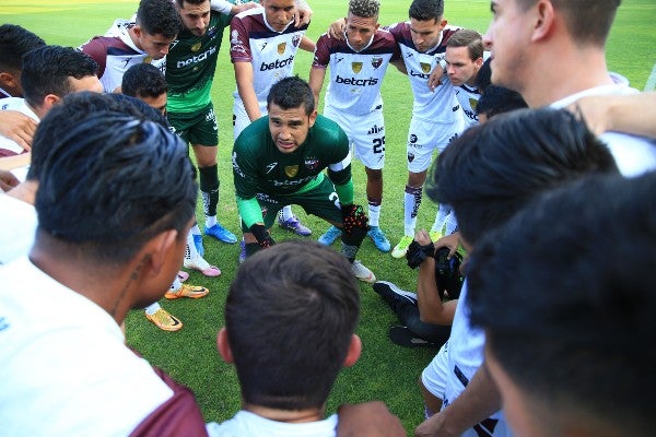 Humberto Hernández en acción con Atlante