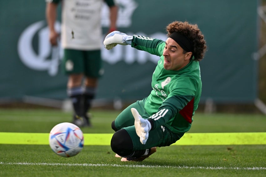 Ochoa en entrenamiento con el Tri