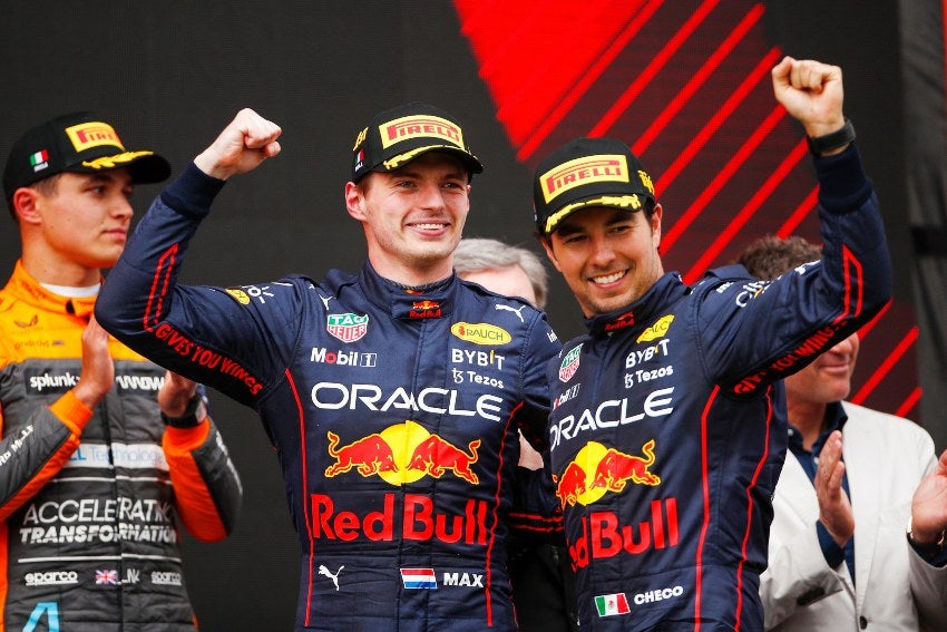 Checo Pérez y Verstappen en un GP de la F1