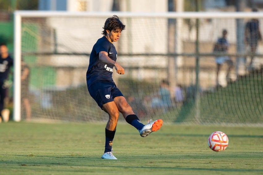 Mateo Casares en la pretemporada de Pumas