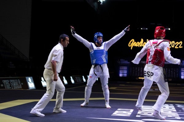 Carlos Sansores en acción con México durante el Campeonato Mundial de Guadalajara 2022