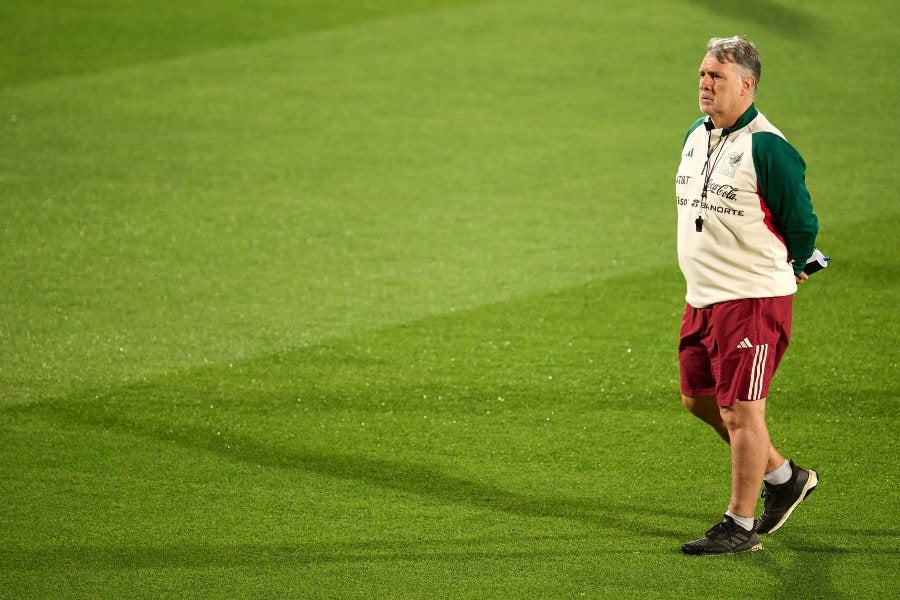 Gerardo Martino supervisando el entrenamiento