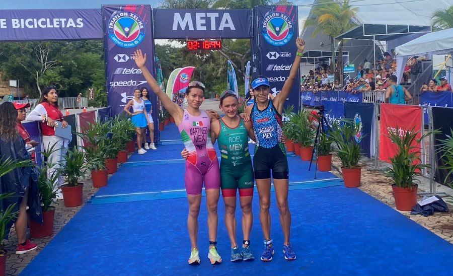 Sara Roel, Selene Martínez y Mayra Castañeda tras la competencia