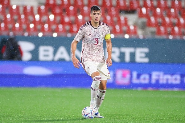 César Montes con la Selección Mexicana