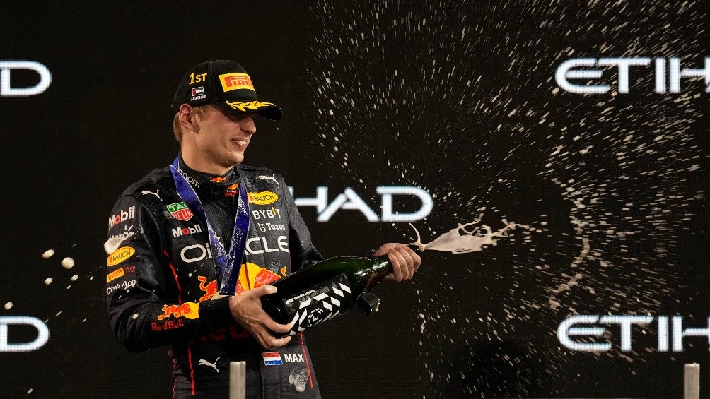 Max Verstappen con Red Bull en Abu Dabi