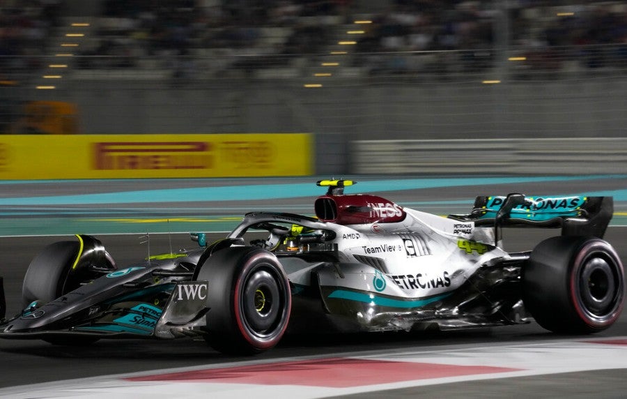 Lewis Hamilton fue superado por Checo