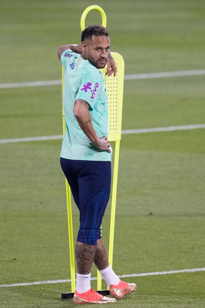 Neymar en entrenamiento con Brasil