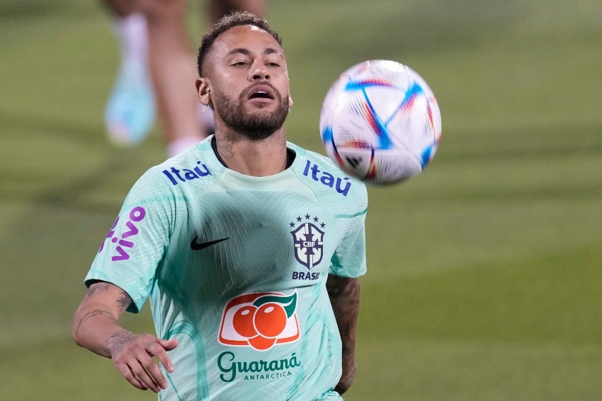 Neymar en entrenamiento con Brasil