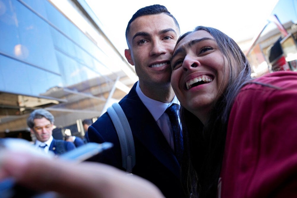 CR7 con una fan