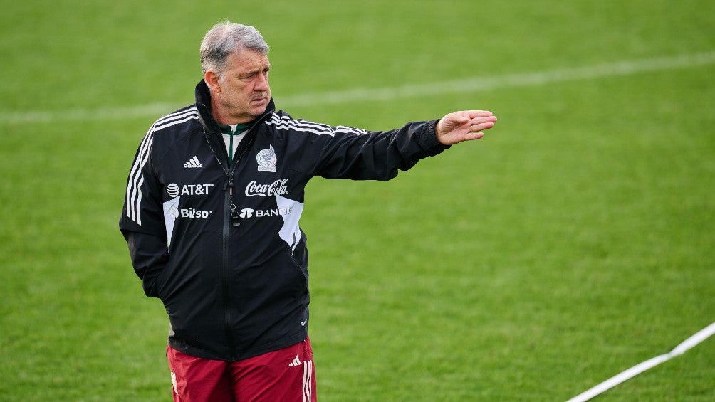 Gerardo Martino durante un entrenamiento del Tri