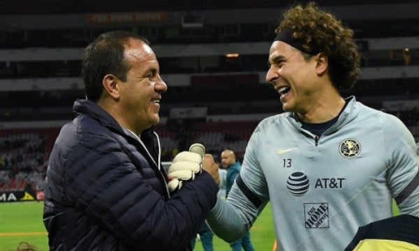 Cuauhtémoc Blanco y Memo Ochoa en el Azteca