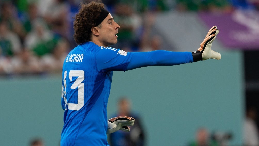 Memo Ochoa tras atajar el penalti de Lewa