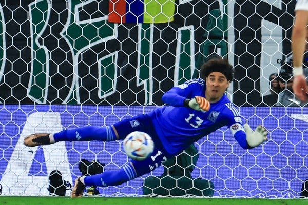 Memo Ochoa con la Selección Mexicana vs Polonia en Qatar 2022