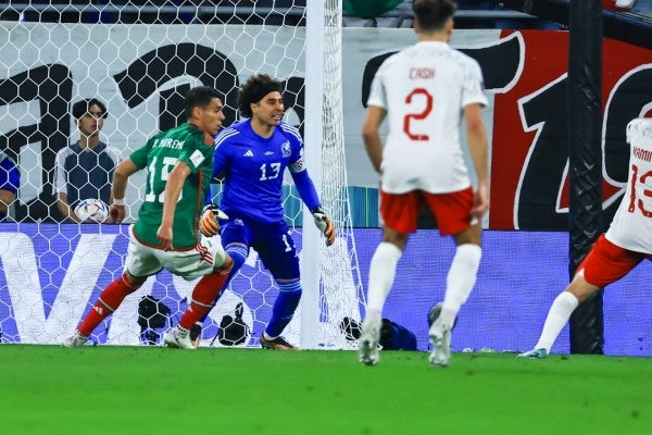 Memo Ochoa con la Selección Mexicana vs Polonia en Qatar 2022